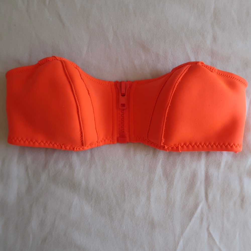 Strapless bikini top by H&M 🧡